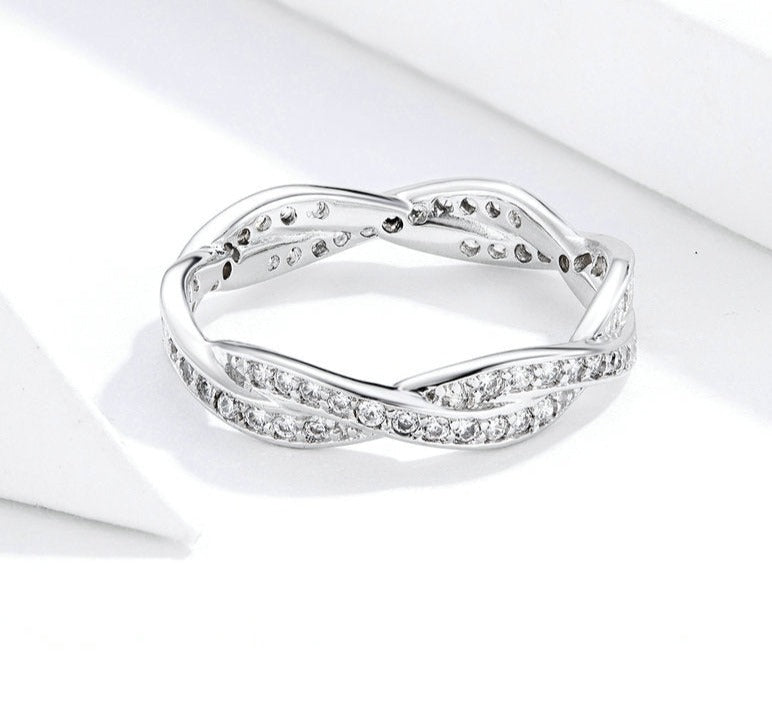 Intertwined Love Ring